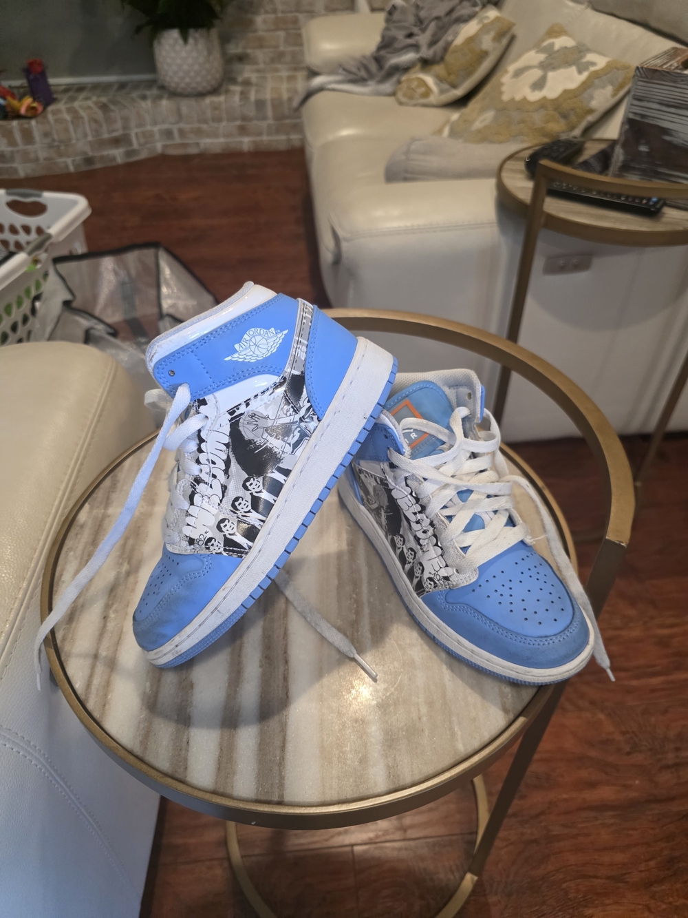 Air Jordan 1 Mid SE GS "Game Winner" (Style Code: DR6492-100). Size 3.5Y